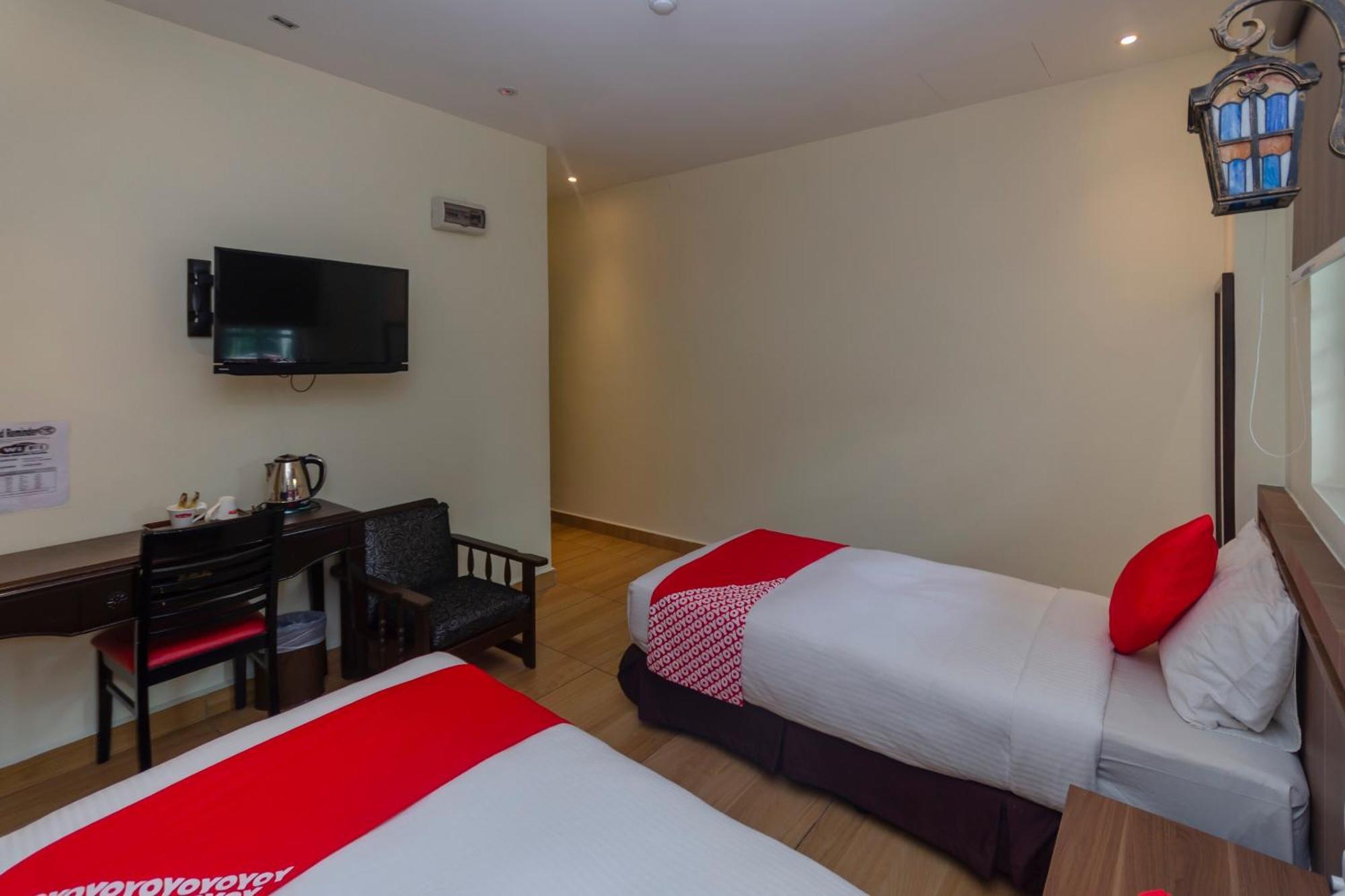 Super Oyo 596 The Vintage Hotel Τζόχορ Μπάχρου Εξωτερικό φωτογραφία