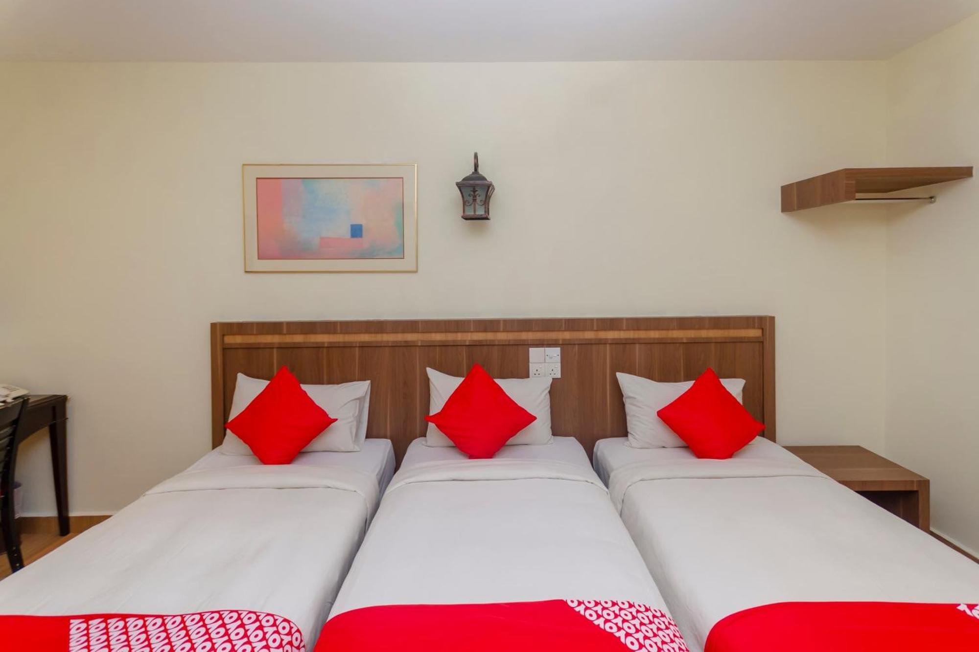 Super Oyo 596 The Vintage Hotel Τζόχορ Μπάχρου Εξωτερικό φωτογραφία