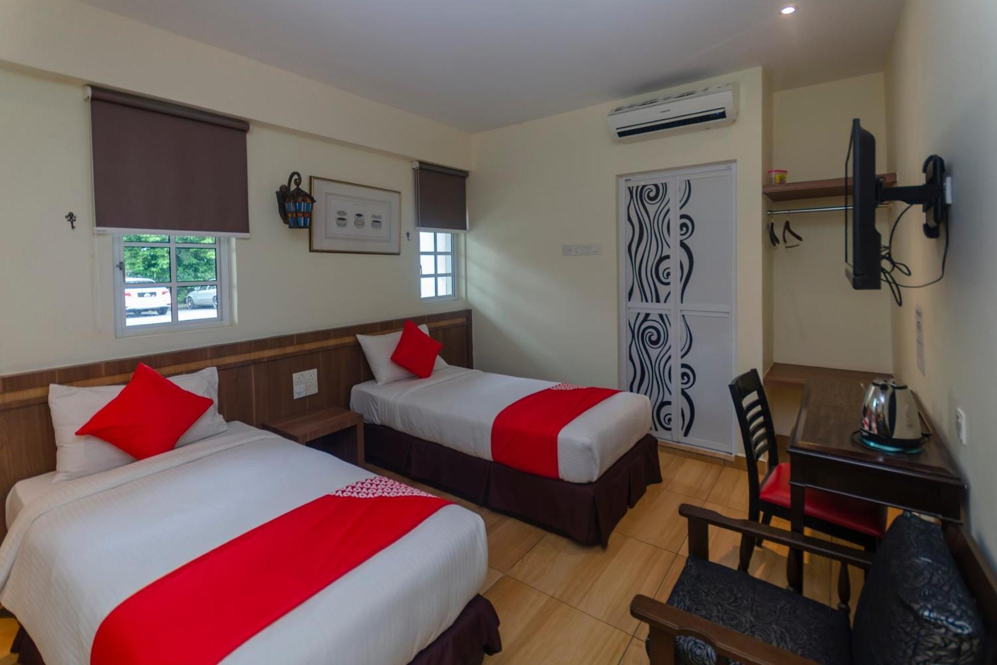 Super Oyo 596 The Vintage Hotel Τζόχορ Μπάχρου Εξωτερικό φωτογραφία