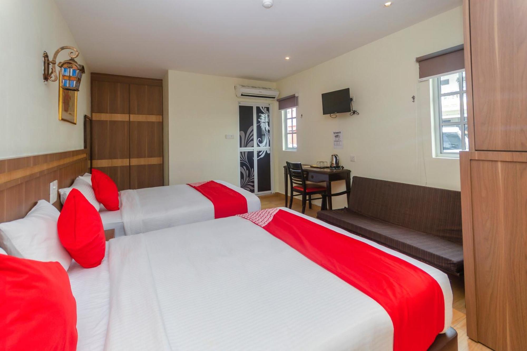 Super Oyo 596 The Vintage Hotel Τζόχορ Μπάχρου Εξωτερικό φωτογραφία