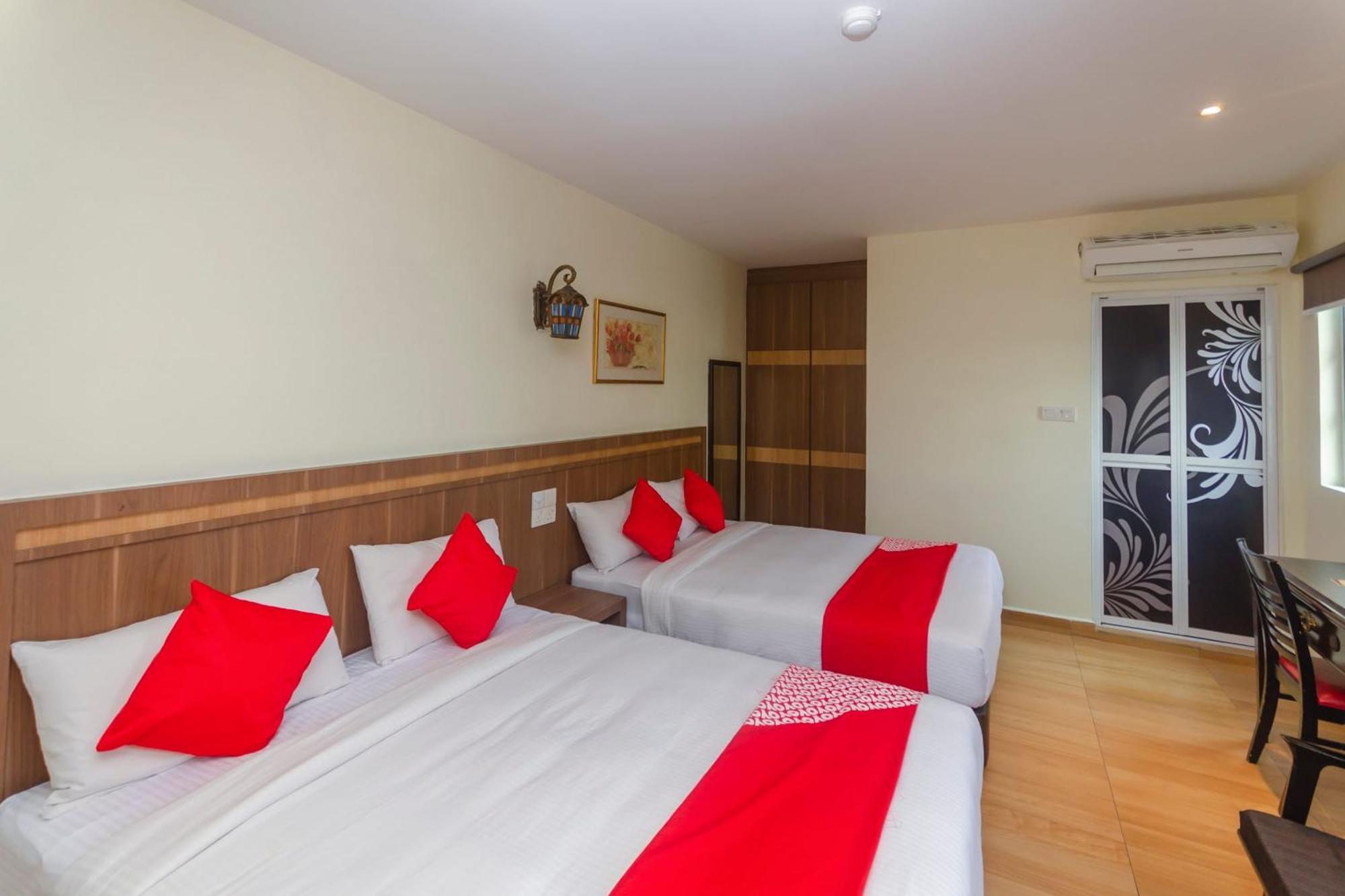 Super Oyo 596 The Vintage Hotel Τζόχορ Μπάχρου Εξωτερικό φωτογραφία