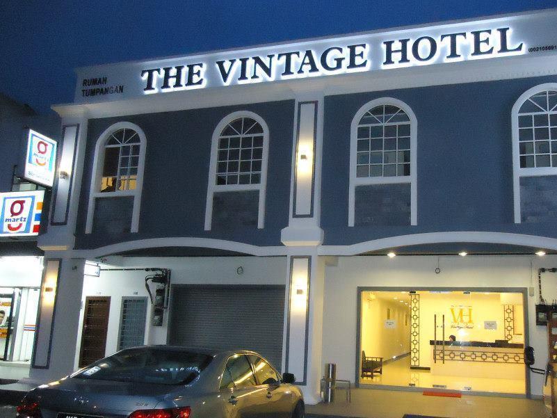 Super Oyo 596 The Vintage Hotel Τζόχορ Μπάχρου Εξωτερικό φωτογραφία
