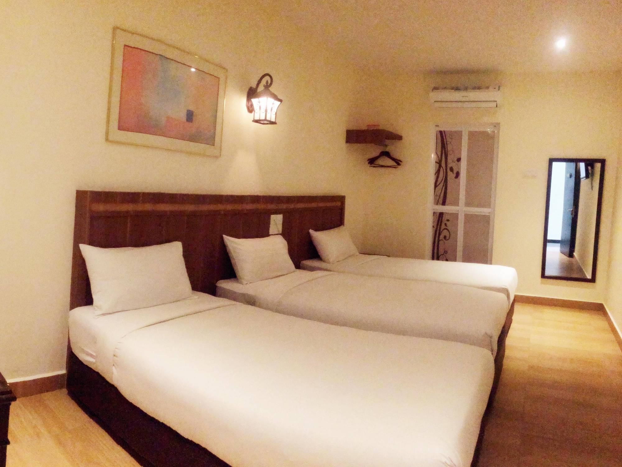 Super Oyo 596 The Vintage Hotel Τζόχορ Μπάχρου Εξωτερικό φωτογραφία